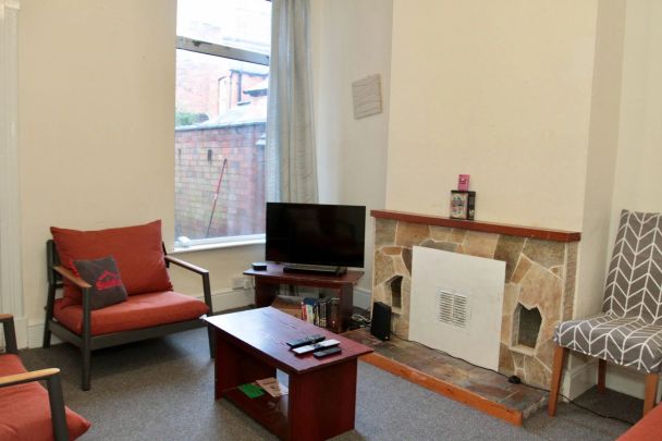 Clarendon Park Road (4 bed) - Photo 1
