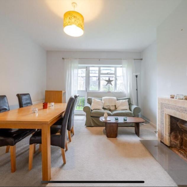 3 Bed Flat, Alexander Court, SW18 - Photo 1