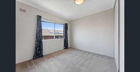 Top Floor Apartment - Photo 3