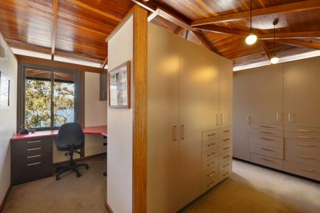 Waterfront Luxe � Architecturally Designed Home with Boatshed - Photo 4