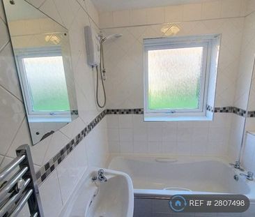 2 bedroom flat to rent - Photo 6