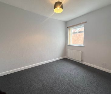 Price £950 pcm - Available Now - Unfurnished - Photo 1