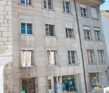 Au cœur de la vieille ville, 4.5 pièces, rénové - Photo 2