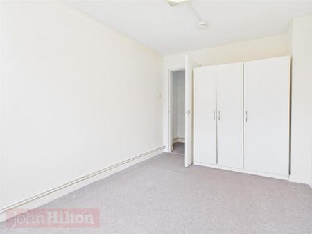2 bedroom ground floor flat to rent - Photo 3