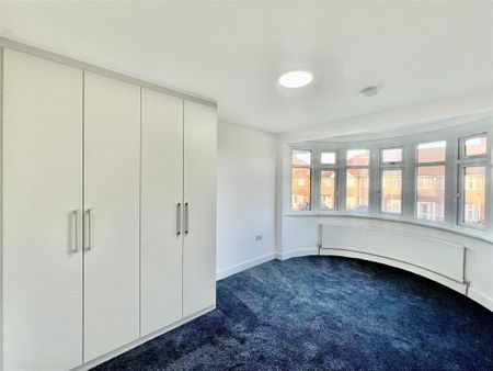 5 bedroom semi-detached house to rent - Photo 3