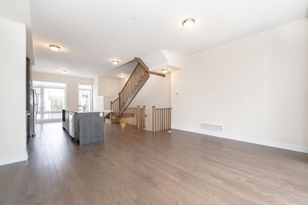 For Lease - 28 Credit Lane, Richmond Hill, Ontario - Photo 5