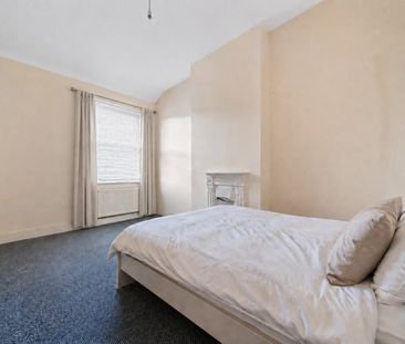 Room in a Shared House, Windermere Road, CR0 - Photo 2