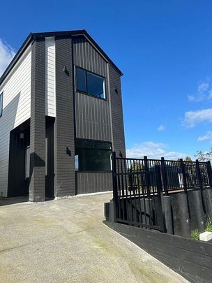 Scenic Views & Modern Comfort– Near New Flat Bush - Photo 1