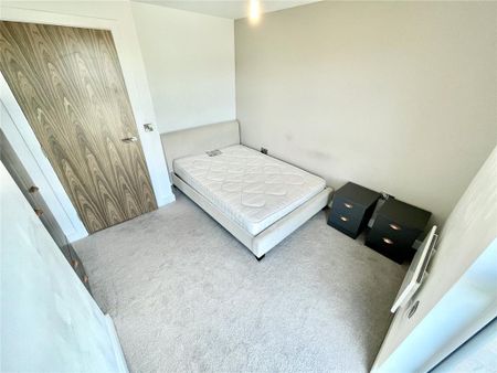 3 bedroom apartment to rent - Photo 3
