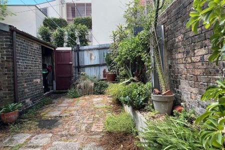 Boarding house furnished room for Lease - Photo 4