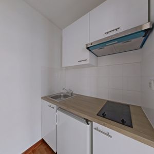 STUDIO A LOUER - PARIS 15EME ARRONDISSEMENT Grenelle 7 - 14.97 m - 596 € - Photo 2