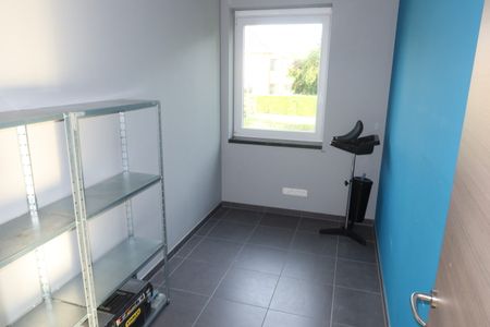 Appartement met 2 slk, balkon en ondergrondse autostaanplaats | Zele - Photo 5