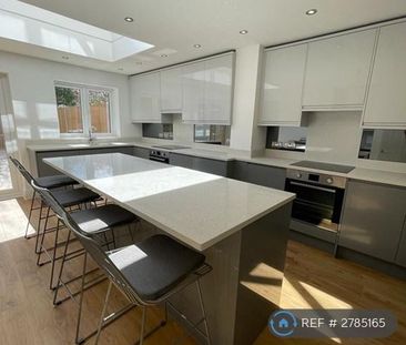 1 bedroom in a house share to rent - Photo 1