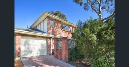 Townhouse located in quiet family friendly location - Photo 3