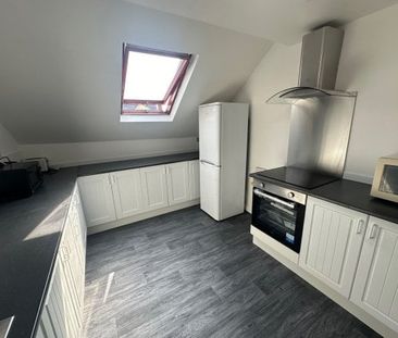 Room 2, Nottingham, NG17 - Photo 1