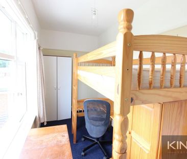 4 bedroom semi-detached house to rent - Photo 4