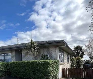 Tidy Unit Ready For Someone to Make It Home - Photo 5