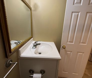 For Lease - 4 Ridgemore Crescent, Brampton, Ontario - Photo 4