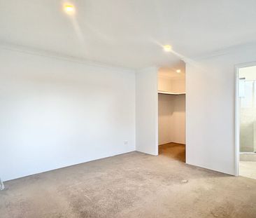 Spacious 4 Bedroom + Study Home in Convenient Cannington Location! - Photo 5