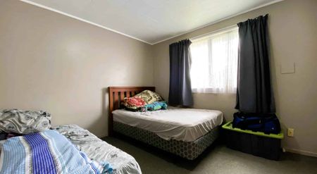 Secluded Family Home - Photo 3