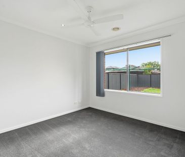 Spacious and Comfortable Living - Photo 4