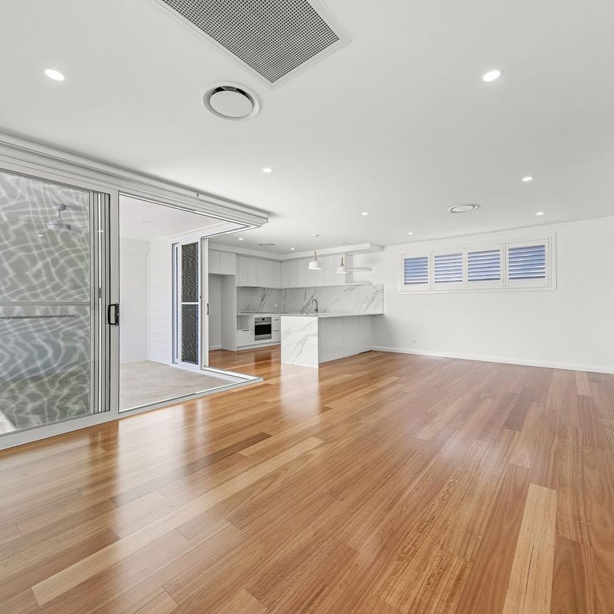 APEX PORTRAIT: Brand New Home in Enviable Blue Bay Locale - Photo 1