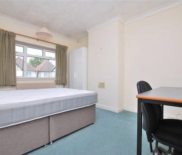 4 bedroom semi-detached house to rent - Photo 4