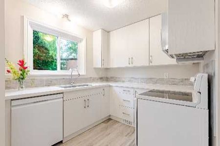 For Lease - 360 Homestead Court, London North, Ontario - Photo 3