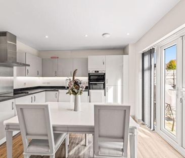 3 bedroom semi-detached house to rent - Photo 6