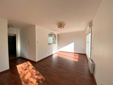 Location Appartement 3 pièces 64m² - Photo 3