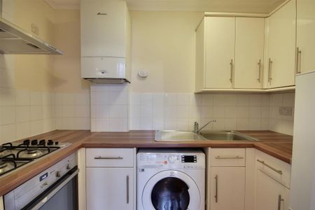 1 bedroom flat to rent - Photo 2