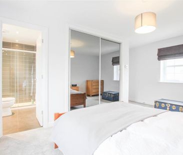 3 bedroom link detached house to rent - Photo 4