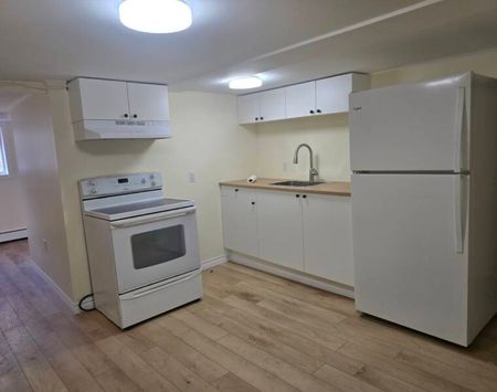 2 bedroom apartment, all inclusive available now - Photo 2