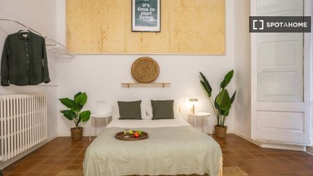 barcelona, Catalonia 08003 - Photo 2