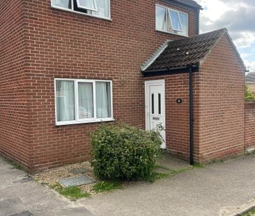 5 bed house to rent in Chaney Road, Wivenhoe - Photo 1