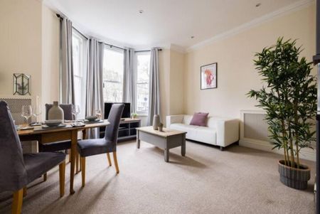 2 bedroom ground floor flat to rent - Photo 5