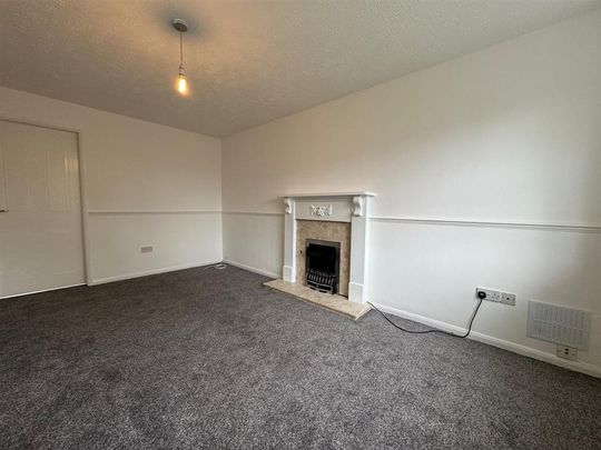 3 bedroom end of terrace house to rent - Photo 1
