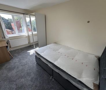 Orchard Lodge, Hyde Park, LS6 2EN, Leeds - Photo 6