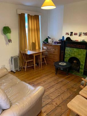 Brickfield Road, SO17 - Photo 1