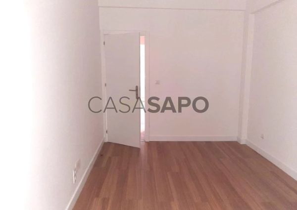 Apartamento T2 para alugar em Loures
