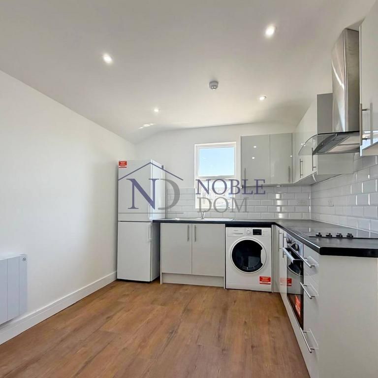 Studio to rent - Photo 1