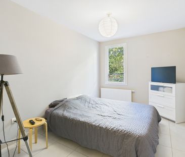 Location Appartement 3 pièces 65m² HYERES 83400 - Photo 4