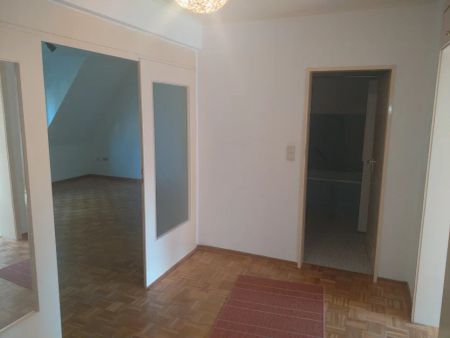 ruhige 2,5 Zimmer Dachgeschosswohnung ohne Balkon - Foto 4