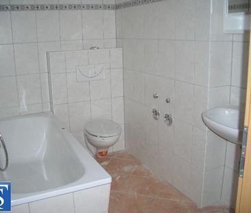 sonnige Single Wohnung im 1.OG mit Balkon ab 01.12.25 frei !!! - Photo 1