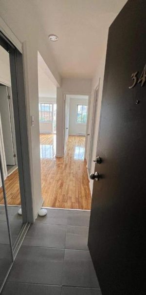 1 CH - 1 SDB - Montréal - $1,200 /mo - Photo 1