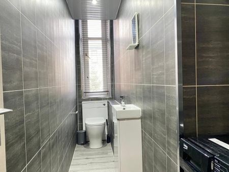 1 bedroom flat to rent - Photo 5