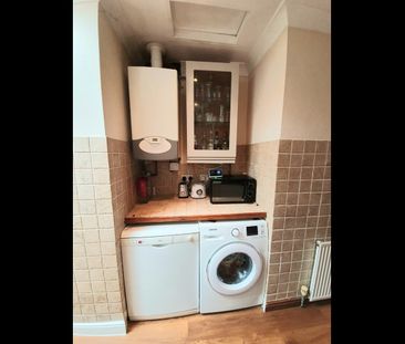 4 Bed Terraced House, Ashington Grove, CV3 - Photo 2