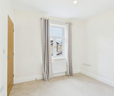 End of terrace house to rent on - Photo 3