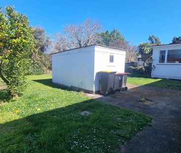 Tidy 4 bedroom - Photo 5