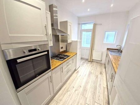 Harcourt Road, Blackpool, FY4 - Photo 5